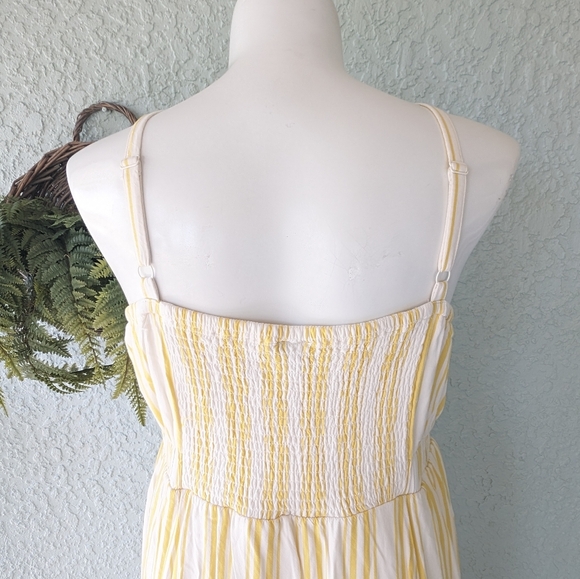 Torrid Dresses Torrid Maxi Seersucker Tiered Dress yellow and white  Size3 - Picture 5 of 11